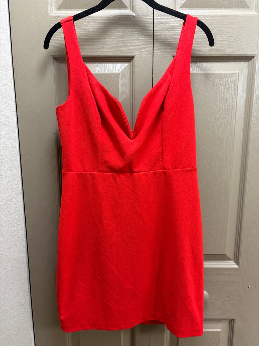 Red V-Neck Sleeveless Dress